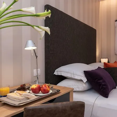 Laurina 33 Hotel 4*