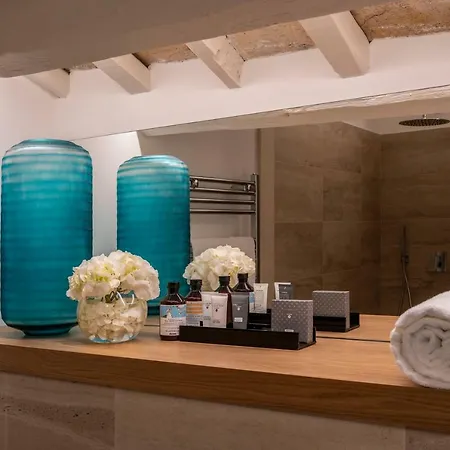 Guest house Laurina 33 4*