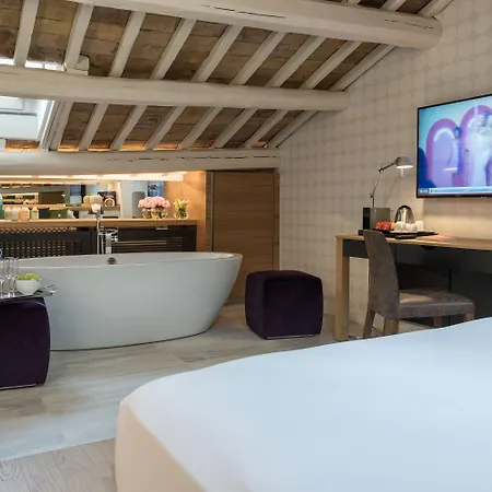 Laurina 33 Hotel