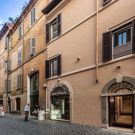 Konukevi Laurina 33 4*